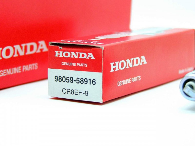 HONDA Свеча зажигания 98059-58916 (CR8EH-9)